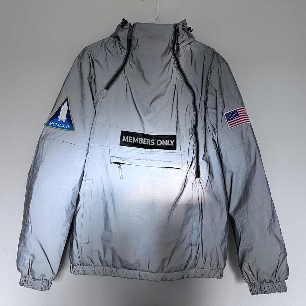 SOLD: Members Only Men’s Jacket | Size L| Space Suit Silver Reflective Pullover